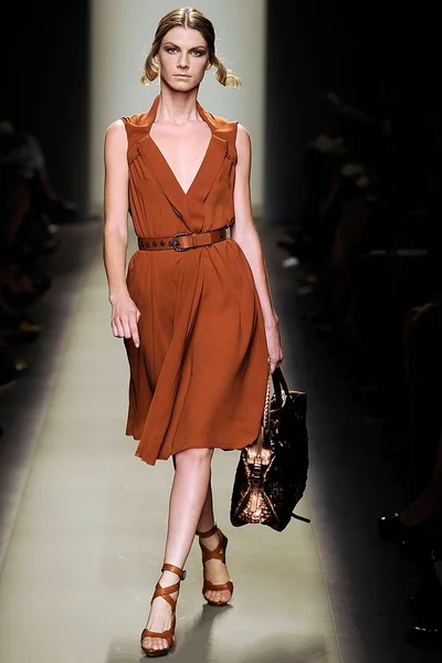 Look 17